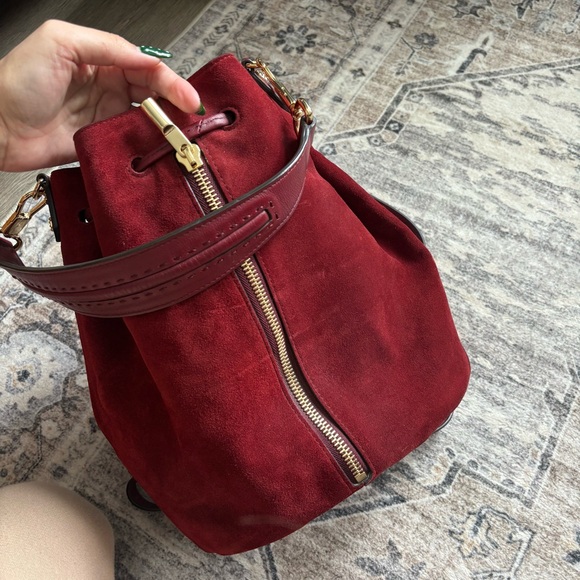 Elizabeth and James Cynnie suede Bucket Bag maroon red - Picture 11 of 16